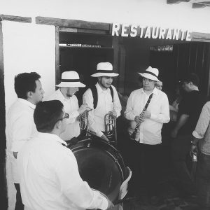 Foto dalla Colombia, sud America, musicisti a Villa de Leyva