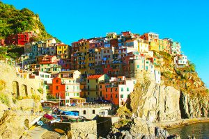 Idee per il cambiamento, il paese di Manarola, Cinque Terre Liguria