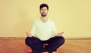 Meditazione a gambe incrociate
